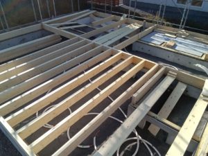 【室蘭市八丁平の建築中モデルハウス】基礎・足場工事完了！大工工事スタート＆床組み中です！