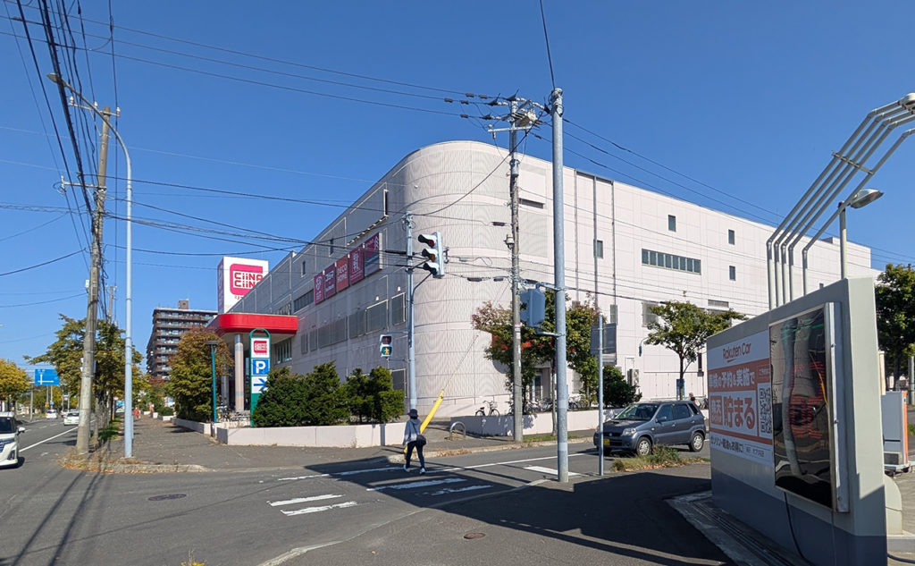 屯田の商業施設「シーナシーナ屯田」。休日に便利な買い物施設。