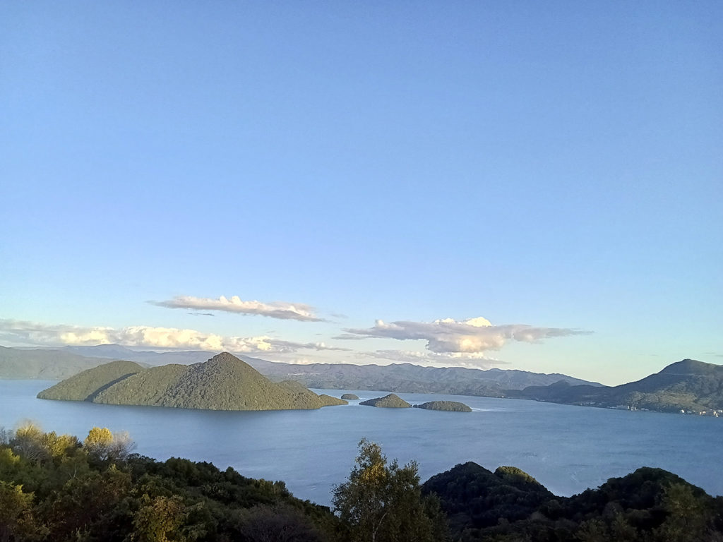 新築現場の足場から見た洞爺湖の絶景