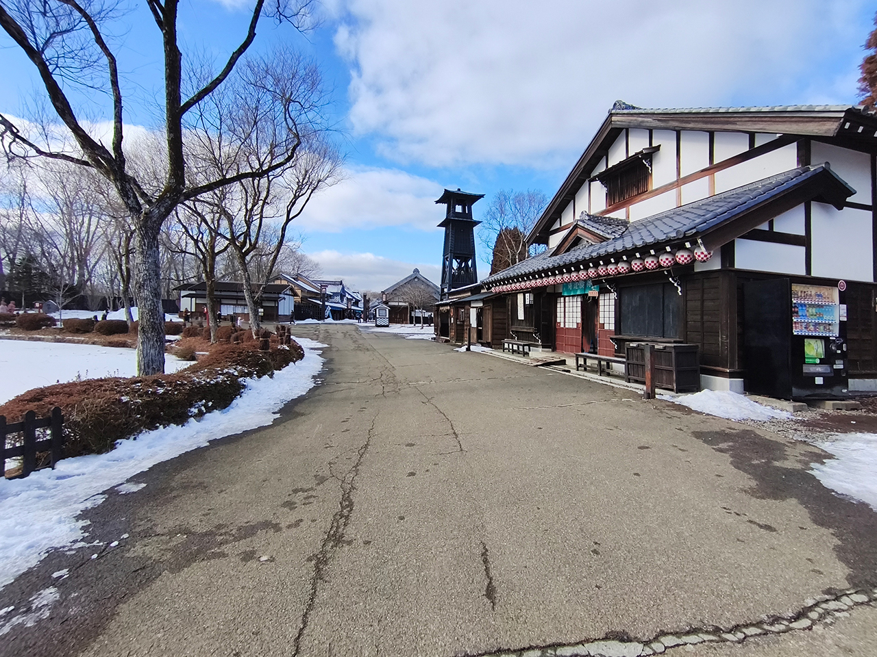 冬の登別伊達時代村の江戸情緒あふれる街並み