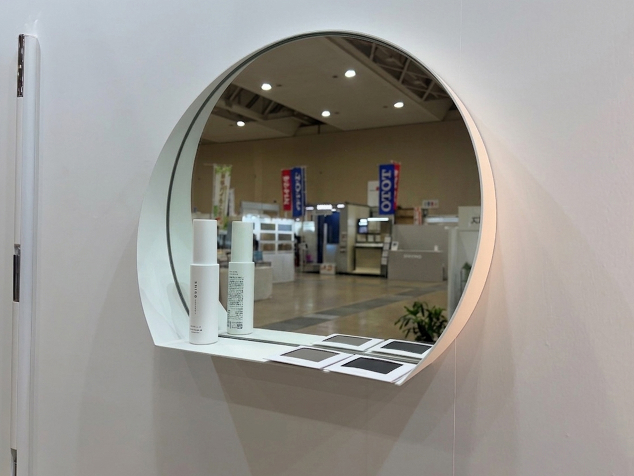 KAWAJUN_シェルフ機能のあるミラー